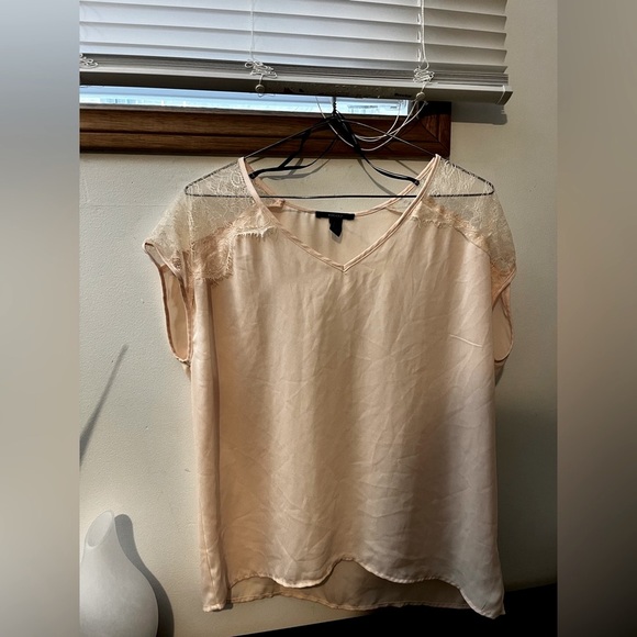 Forever 21 Short Sleeve Lace Detail Blouse - Picture 1 of 3